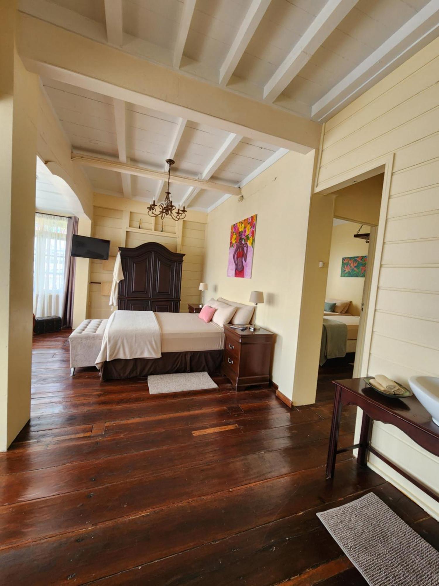 Prins Hendrik Suites Paramaribo Bagian luar foto